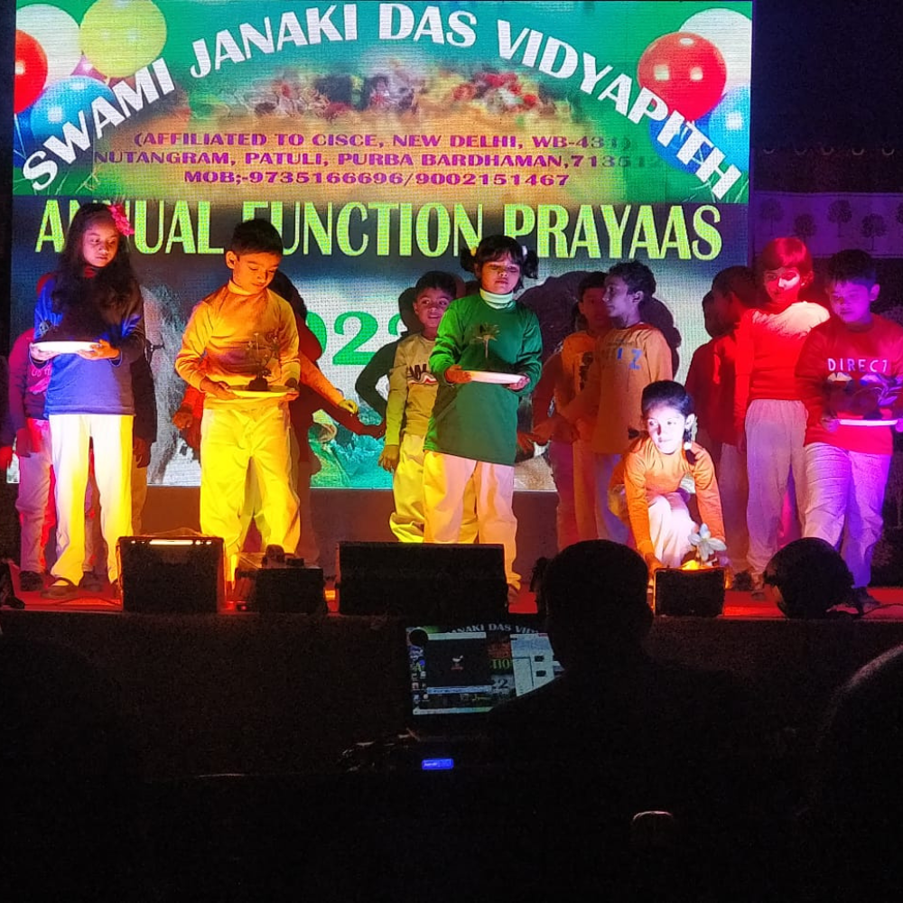 Students at Swami Janaki Das Vidyapith
